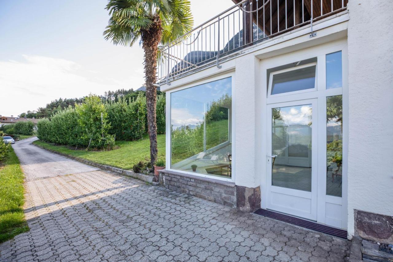 Annenhof Apt Spatz In Der Hand Caldaro Kültér fotó